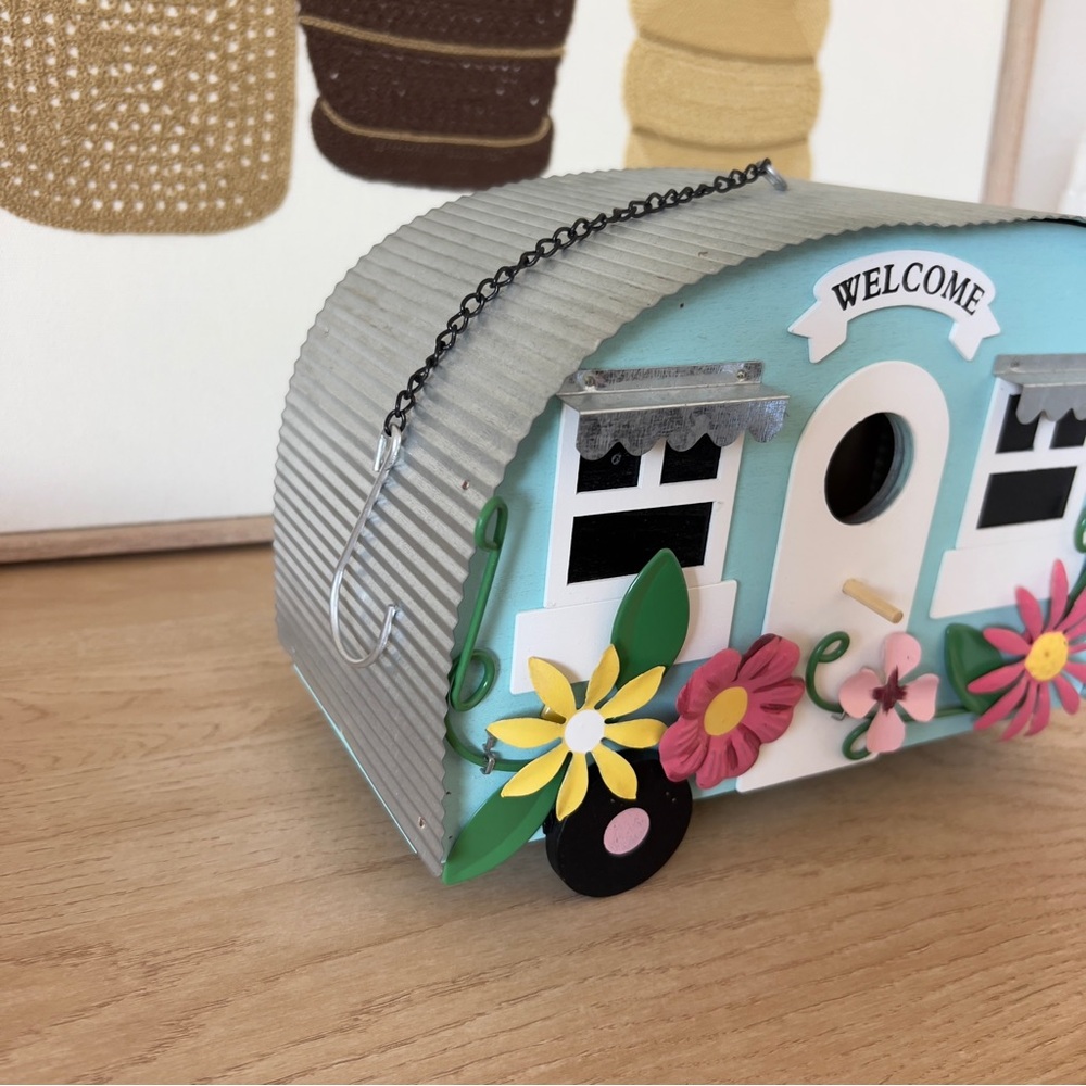 Colorful Bird House Camper - Picture 6 of 7